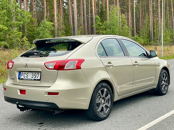 Mitsubishi Lancer 7 of 11