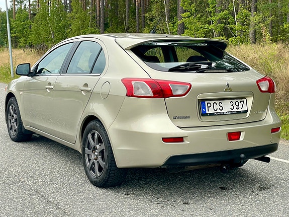 Mitsubishi Lancer 3 of 11
