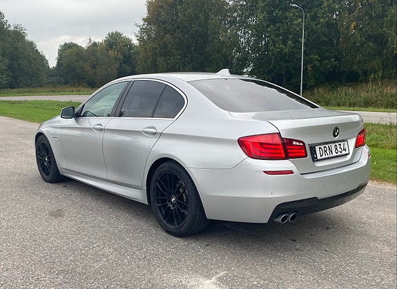 BMW 525d 2 of 4