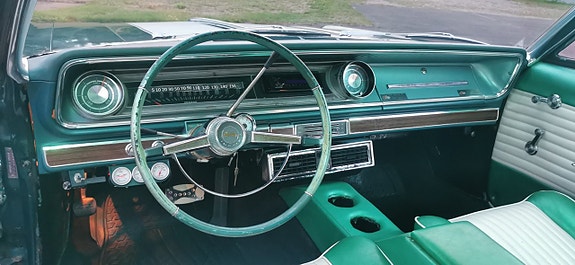 Chevrolet Impala 11 of 16