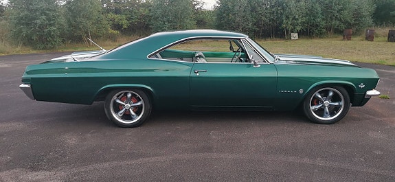 Chevrolet Impala 4 of 16