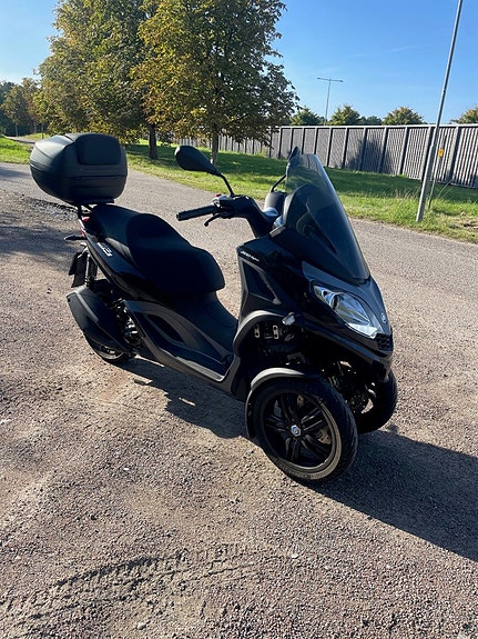 Piaggio MP3 300 HPE 4 of 7