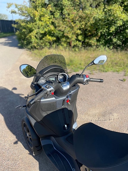 Piaggio MP3 300 HPE 7 of 7