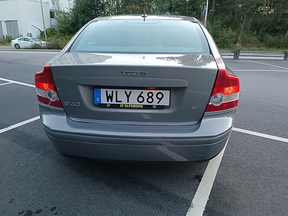 Volvo S40 4 of 6