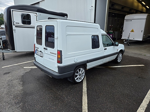 Renault Express 4 of 5