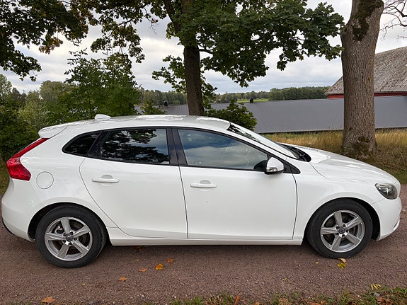 Volvo V40 4 of 8