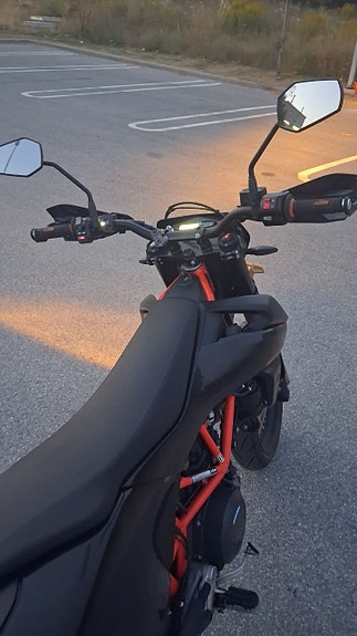 KTM KTM 690 SMC R 2 of 5