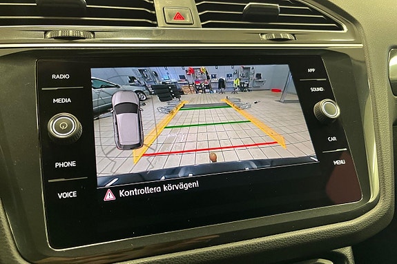 Volkswagen Tiguan 16 of 28