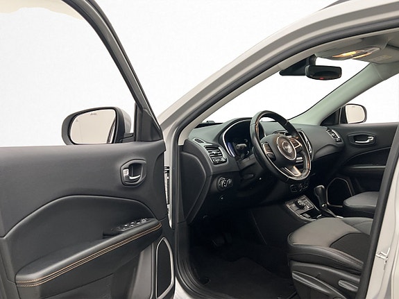 Jeep Compass 11 of 30
