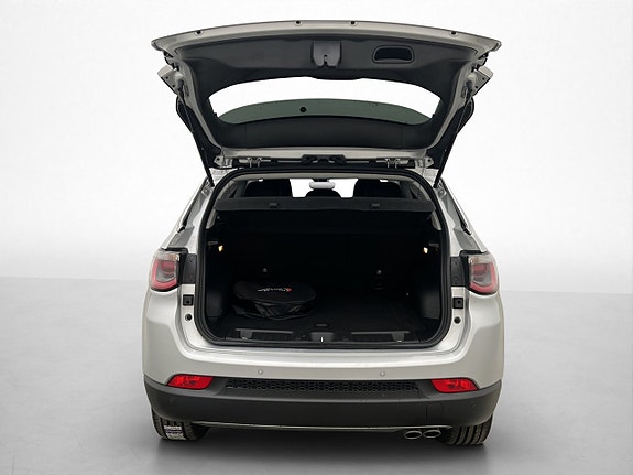 Jeep Compass 28 of 30