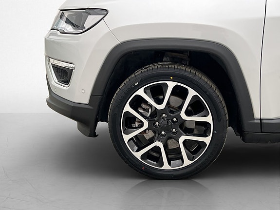 Jeep Compass 30 of 30