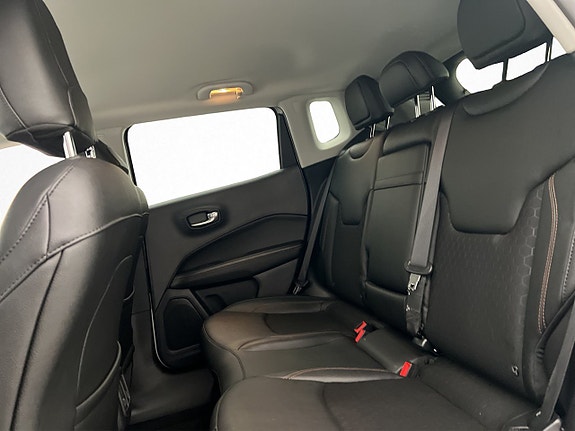 Jeep Compass 17 of 30