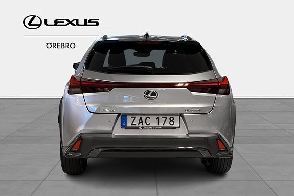 Lexus UX250h 5 of 11