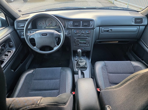Volvo V70 7 of 9