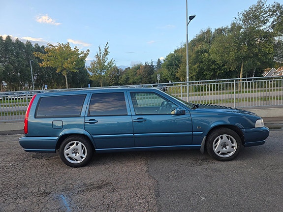 Volvo V70 6 of 9