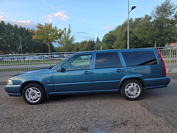 Volvo V70 4 of 9
