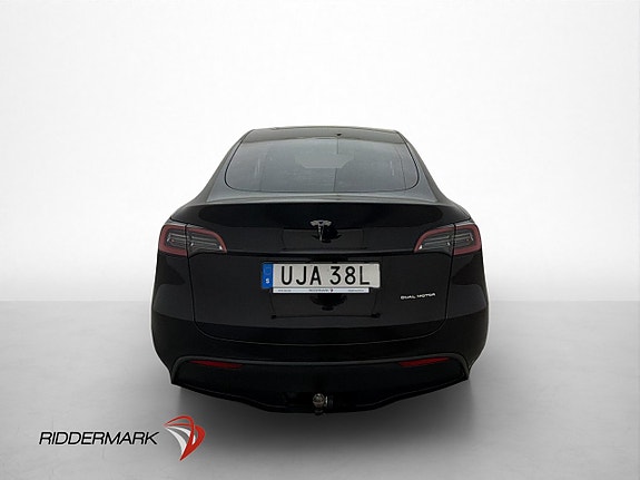 Tesla Model Y 8 of 30