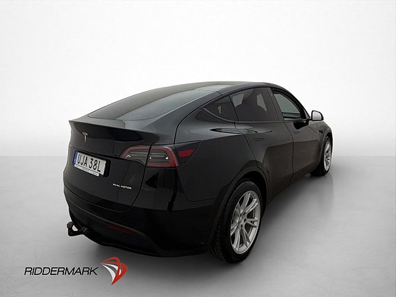 Tesla Model Y 9 of 30