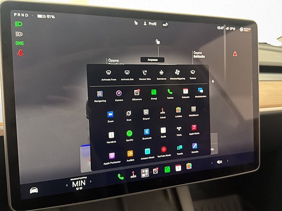 Tesla Model Y 24 of 30