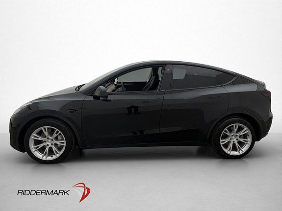 Tesla Model Y 5 of 30