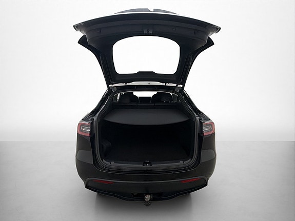 Tesla Model Y 30 of 30