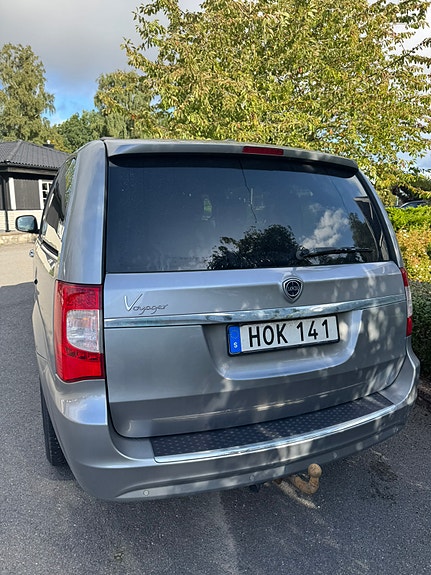 Lancia Voyager 2 of 6