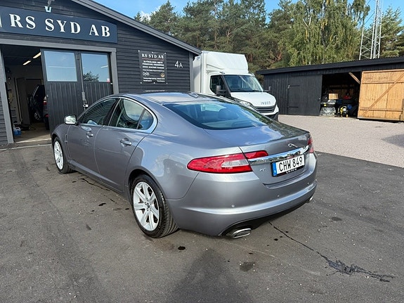 Jaguar XF 4 of 8