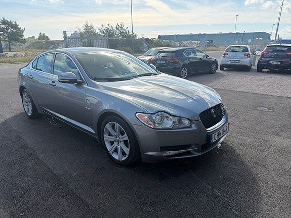 Jaguar XF 3 of 8