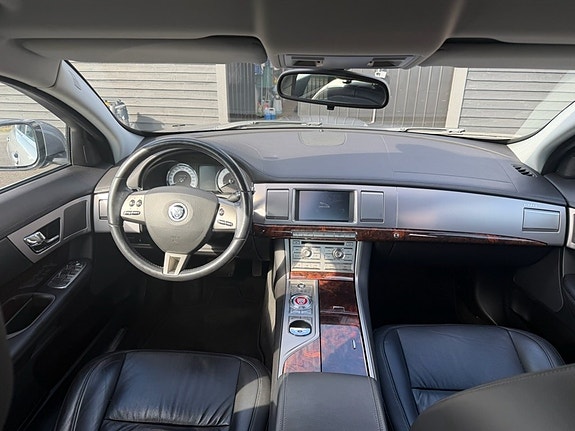 Jaguar XF 8 of 8