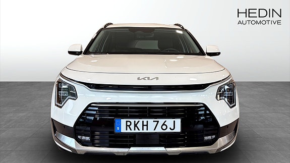 Kia Niro 2 of 12