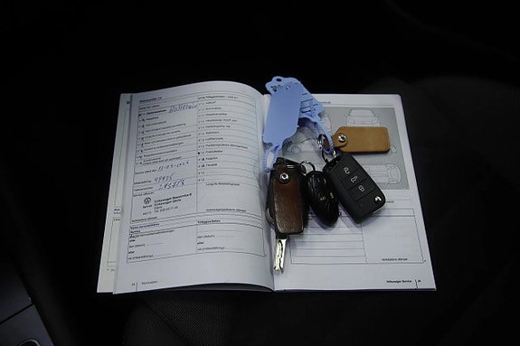 Volkswagen Golf Alltrack 12 of 14