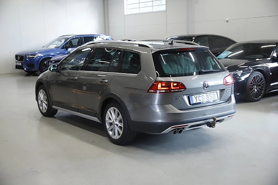 Volkswagen Golf Alltrack 3 of 14