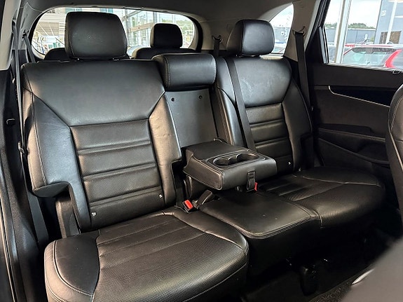 Kia Sorento 13 of 25