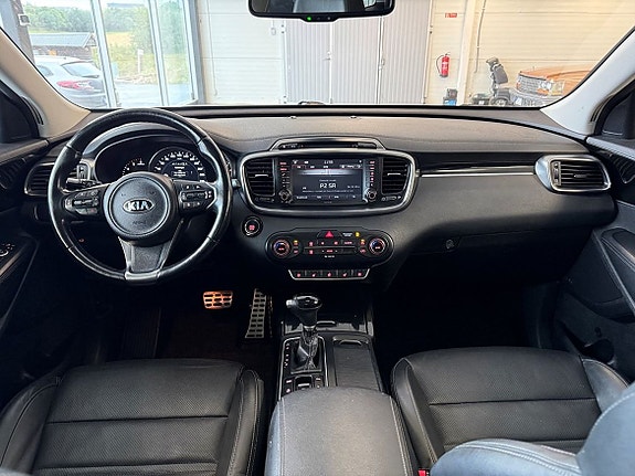 Kia Sorento 10 of 25