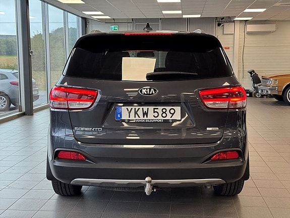 Kia Sorento 4 of 25