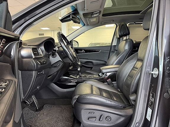Kia Sorento 8 of 25