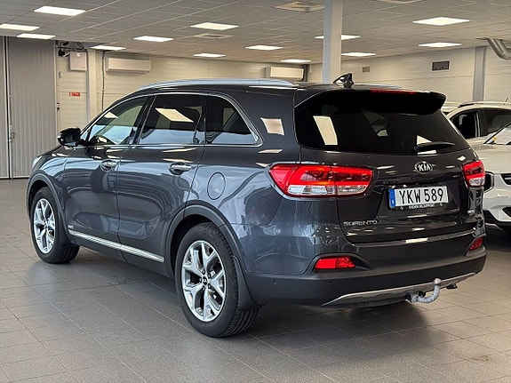 Kia Sorento 5 of 25