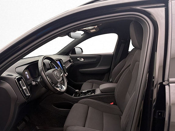 Volvo XC40 10 of 30