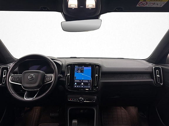 Volvo XC40 15 of 30