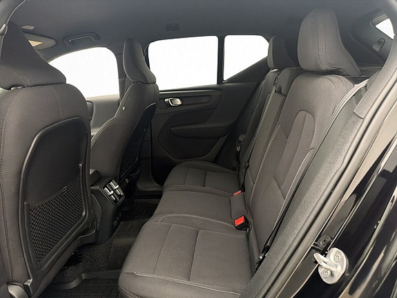 Volvo XC40 14 of 30