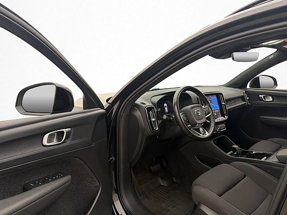 Volvo XC40 9 of 30