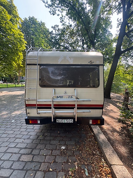 Peugeot J5 4 of 13