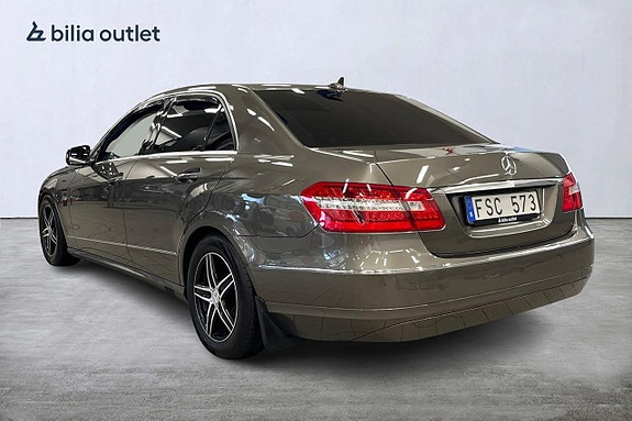 Mercedes-Benz E220 3 of 21