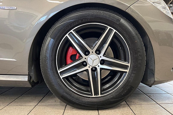 Mercedes-Benz E220 9 of 21