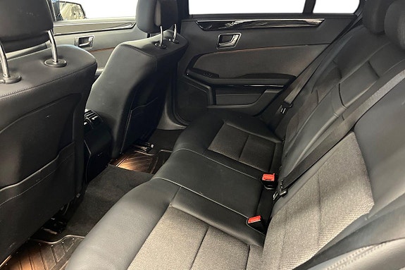 Mercedes-Benz E220 17 of 21