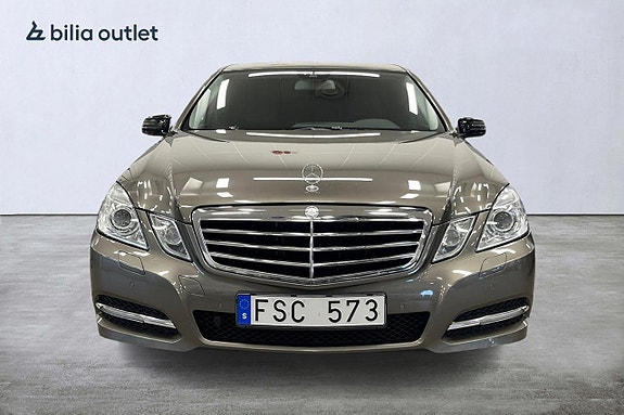 Mercedes-Benz E220 8 of 21