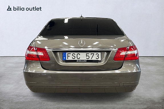 Mercedes-Benz E220 4 of 21