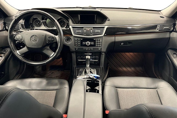 Mercedes-Benz E220 12 of 21