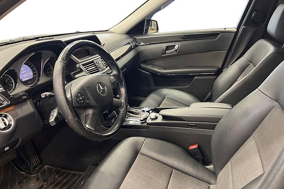 Mercedes-Benz E220 11 of 21
