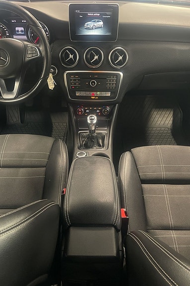 Mercedes-Benz A180 11 of 11
